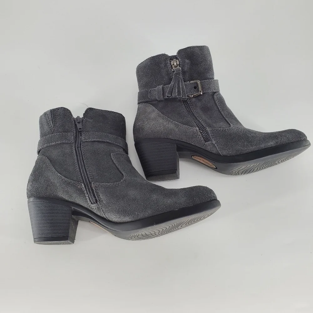 Earth Origins Tori Grey Suede Water Repellent Heel Ankle Boots, Size 7.5